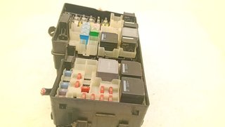 CAJA RELES / FUSIBLES FORD FOCUS BERLINA (CB4) HH