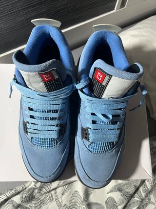 Jordan 4 UNC