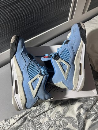 Jordan 4 UNC