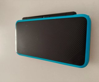 Nintendo 2DS XL Nero/Blu + Accessori