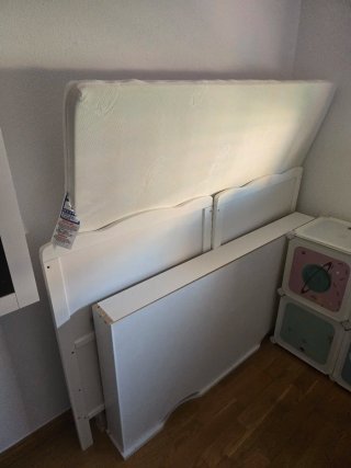 Cuna blanca con cajón