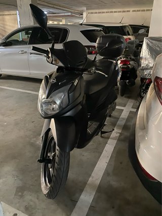Moto 125cc Scooter Negra