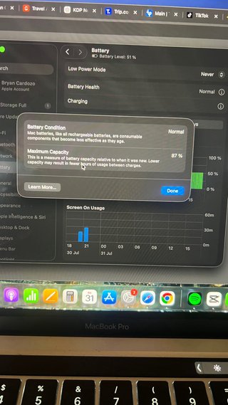 MacBook Pro 13” barra tactil, chip M2 8GB 256GB