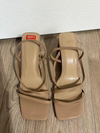Sandalias H&M tacón tiras beige Talla 41