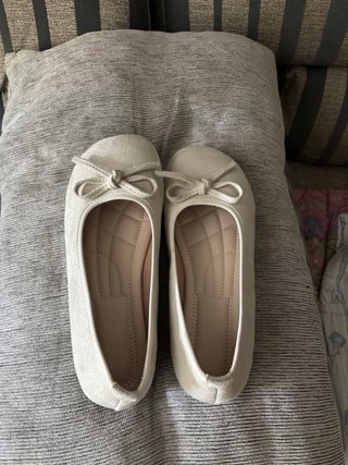 Manoletinas beige con lazo