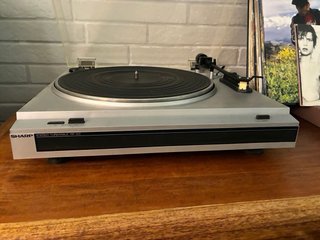 Tocadiscos Sharp RP155HE