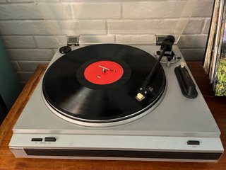 Tocadiscos Sharp RP155HE