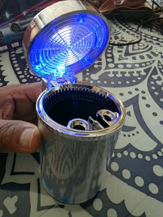 Cenicero con luz cambia colores