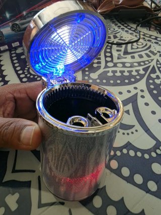 Cenicero con luz cambia colores