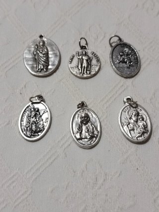 Lote 6 medallas religiosas