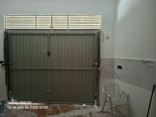 Puerta graje