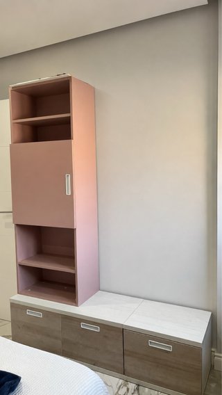 Mueble juvenil modular rosa y madera