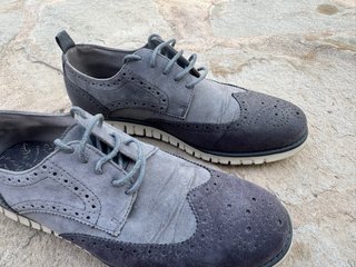 Zapatos grises estilo Oxford