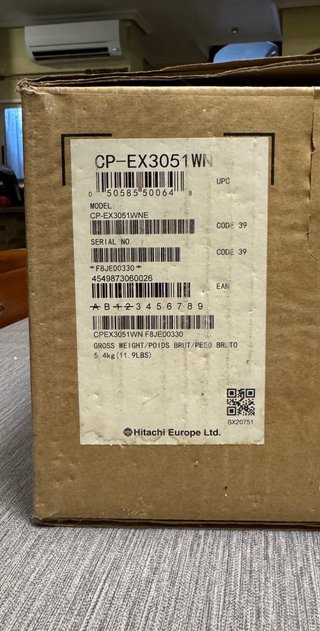 Proyector Hitachi CP-X2530WN a estrenar