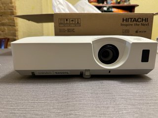 Proyector Hitachi CP-X2530WN a estrenar