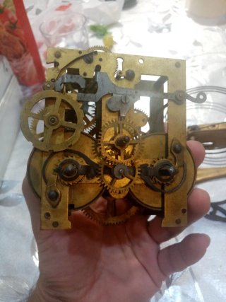Maquinaria de reloj antiguo