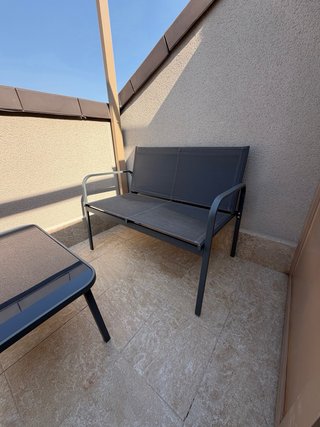 Conjunto terraza: 2 sillas, banco y mesa