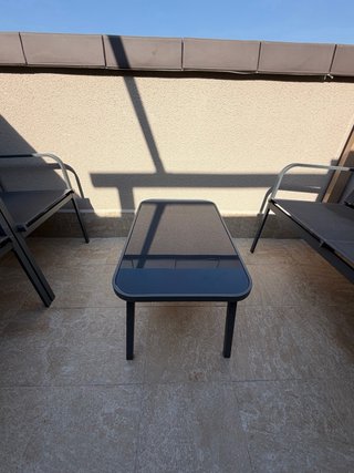 Conjunto terraza: 2 sillas, banco y mesa
