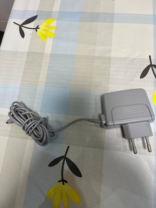 Nintendo 3DS XL + Cargador + Funda