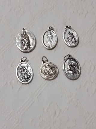 Lote 6 medallas religiosas