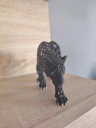 Figura Pantera Estilo Voronoi Negra