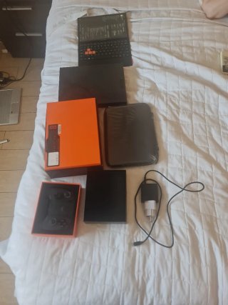 Onexplayer x1pro 4TB 64GB CON ACCESORIOS