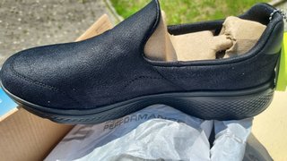 Sketchers novas e com etiqueta 40 para mulher