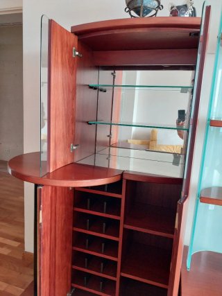 Mueble de salón con minibar