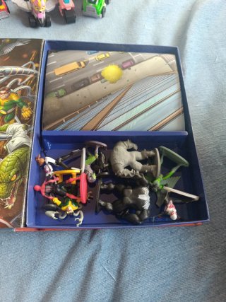 Spider-Man compañeros arácnidos
