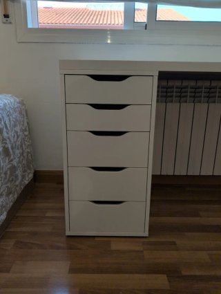 Escritorio IKEA LAGKAPTEN con cajonera ALEX
