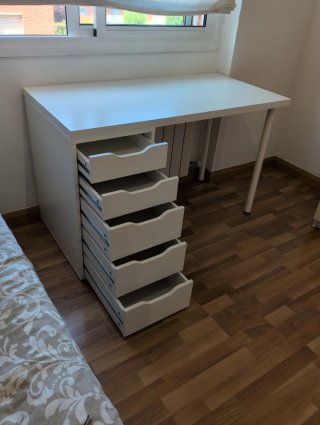 Escritorio IKEA LAGKAPTEN con cajonera ALEX