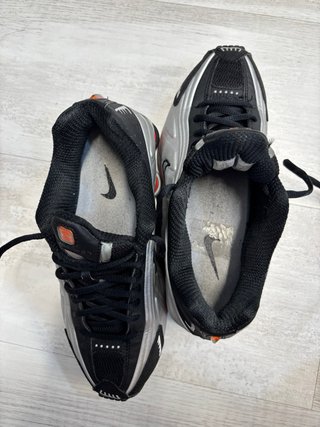 Nike Shox R4 Plata/Negro Poco Uso