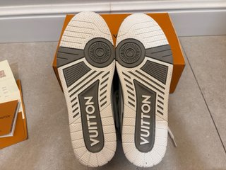 LV Skate grises de alta calidad