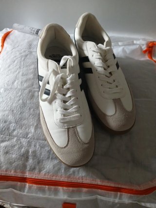 Tenis Pull&Bear Hombre Beige y Blanco