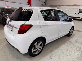 Toyota Yaris 2015 1.5 Active Hibrid
