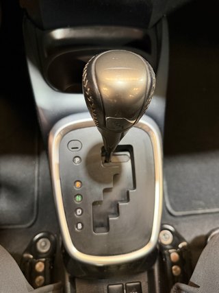 Toyota Yaris 2015 1.5 Active Hibrid