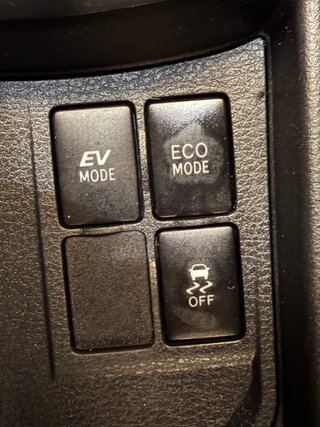 Toyota Yaris 2015 1.5 Active Hibrid