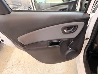Toyota Yaris 2015 1.5 Active Hibrid