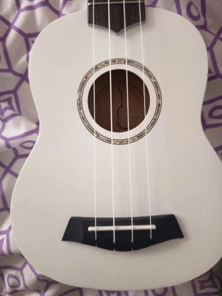 Ukelele blanco Bones Guitars