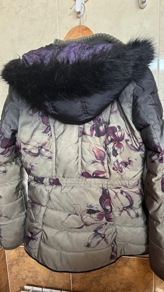 Cazadora floral gris y morada