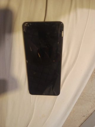 Honor X8a y Samsung A12 (pantalla rota)