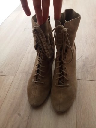 Botines de piel para mujer