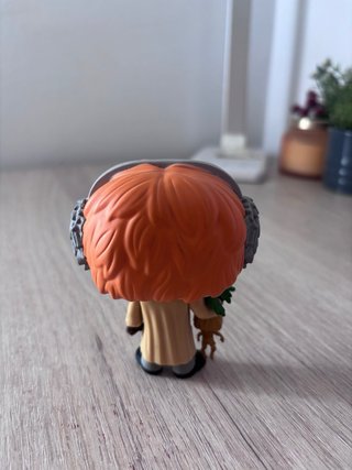 Funko Pop Harry Potter Ron con Mandrágora.