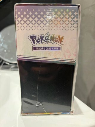 Prismatic Evolutions ETB Pequeña Rotura