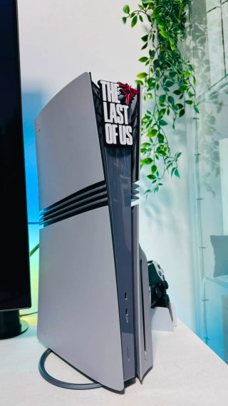Cubierta PS5 The Last of Us 3D