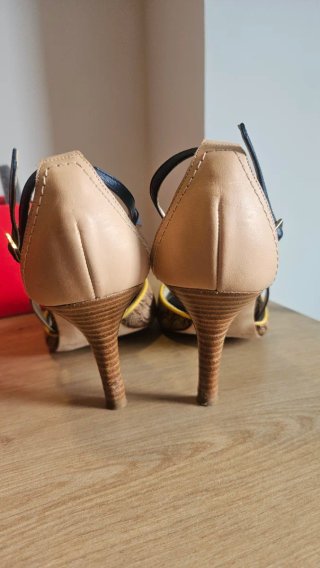 Sandalias Carolina Herrera talla 37