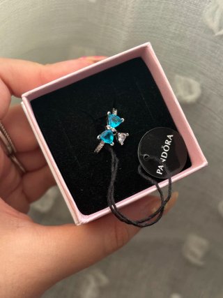 Anillo Pandora Lazo Azul de Los Bridgerton