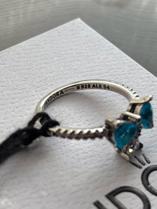 Anillo Pandora Lazo Azul de Los Bridgerton