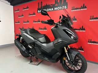 HONDA ADV 350 DEL AÑO 2023 !!! IMPECABLE ESTADO !!