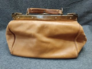 Bolso estilo médico
